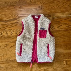 Girls Patagonia fuzzy vest
